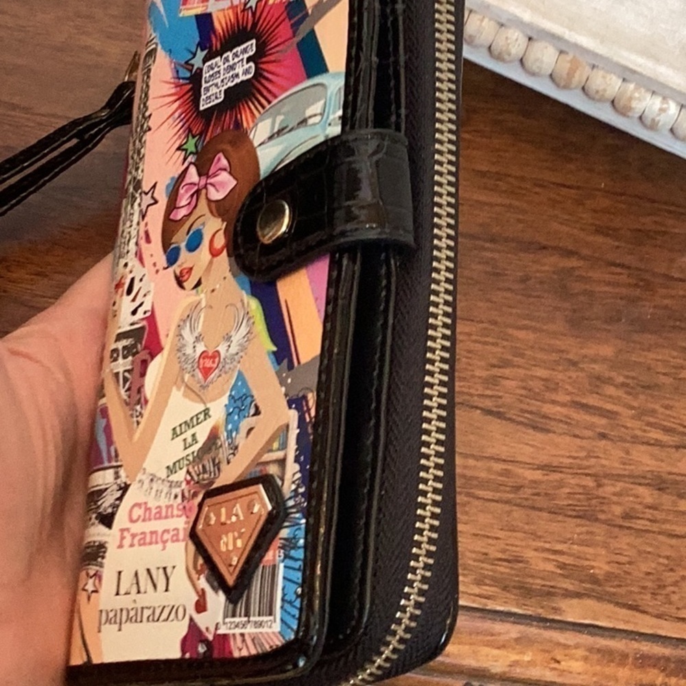 LANY paparazzo wallet/wristlet - Picture 14 of 16